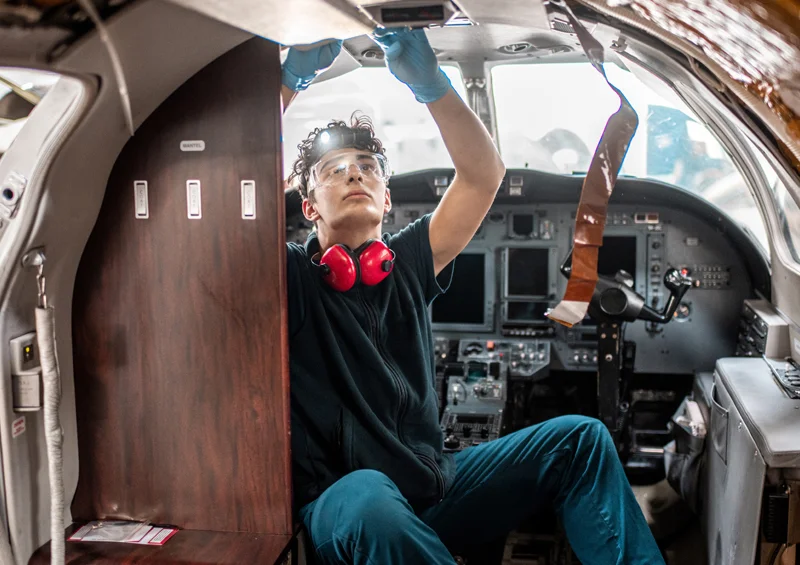 Milexia aerospace technical support and AOG logistics team in France